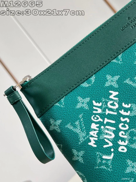 WIS LOUIS SOUPLE-30*21*7.5CM POCHETTE VUITTON VOYAGE 1129